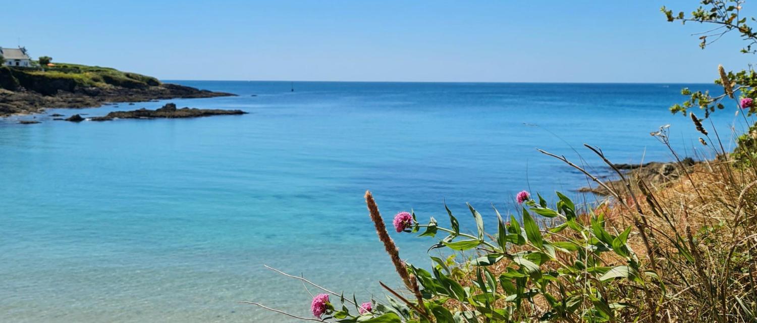 Plage Kerfany Les Pins Finistère hotel Le Pouldu Naéco Hostels